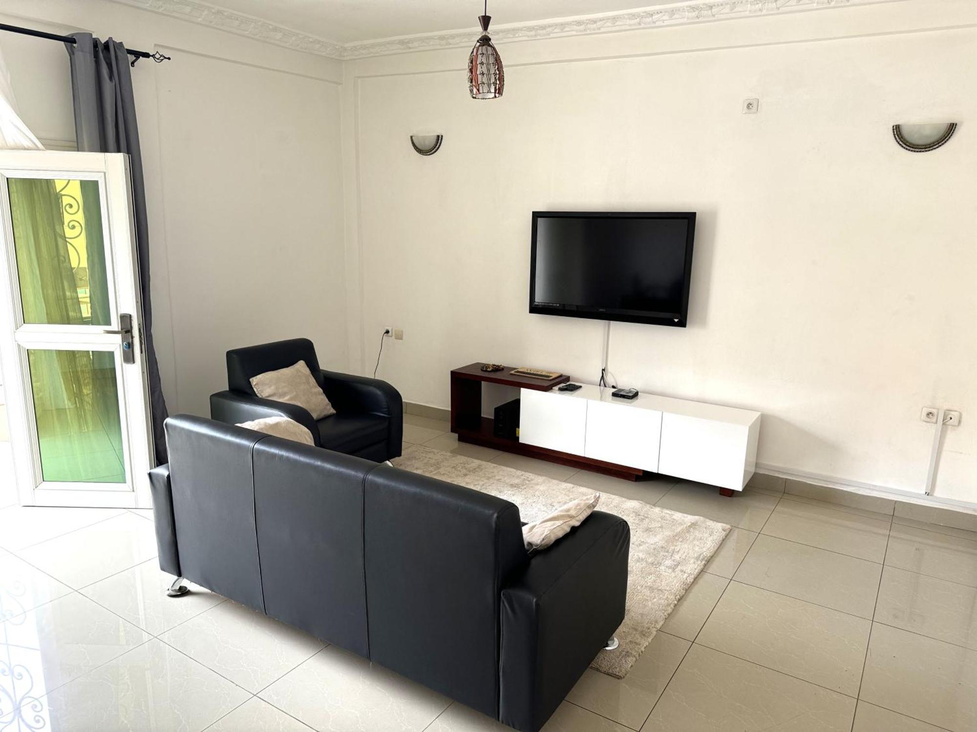 Appartements Modernes, Wifi, Tv - Yaounde, Omnisports Dış mekan fotoğraf