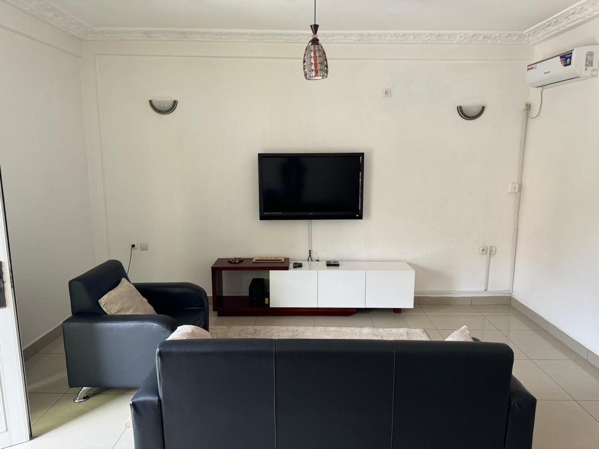 Appartements Modernes, Wifi, Tv - Yaounde, Omnisports Dış mekan fotoğraf