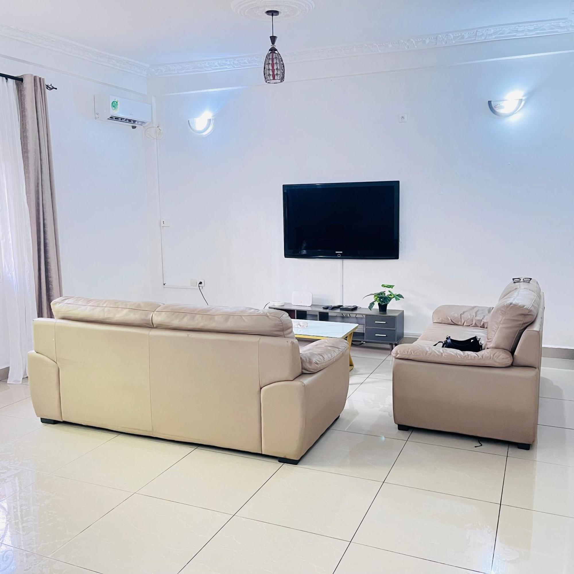 Appartements Modernes, Wifi, Tv - Yaounde, Omnisports Dış mekan fotoğraf